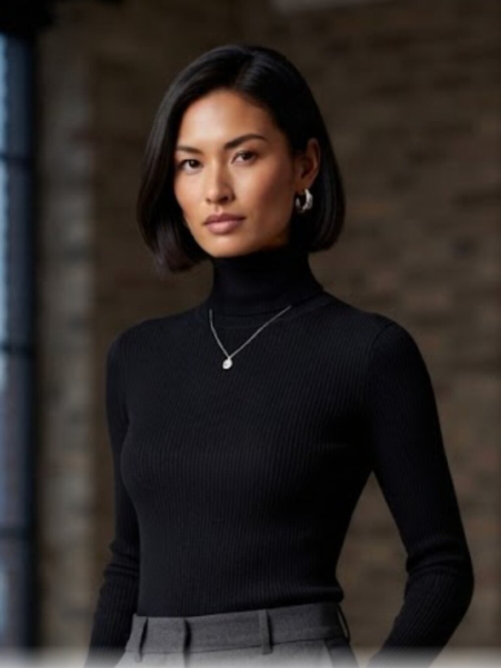 Tristan & Iseut -Black Turtle Neck - Size M